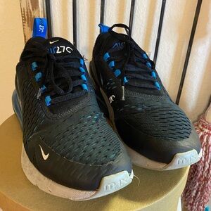 Nike air 270, women’s size 7.5, men’s size 6.5. Excellent condition.